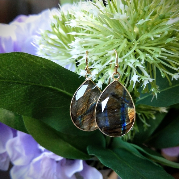 💎NEW💎 NATURAL LABRADORITE EARRINGS - Picture 2 of 3